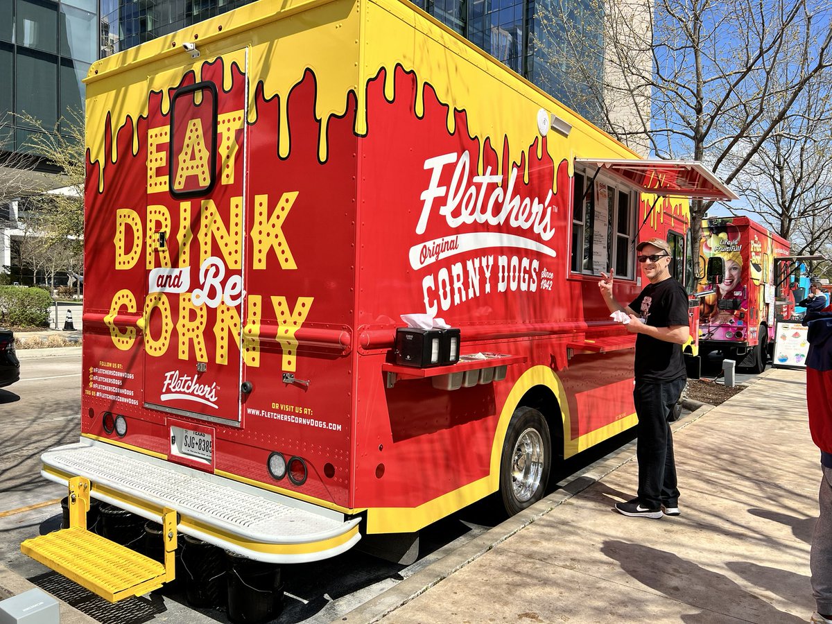 Charis Weiss tweet media