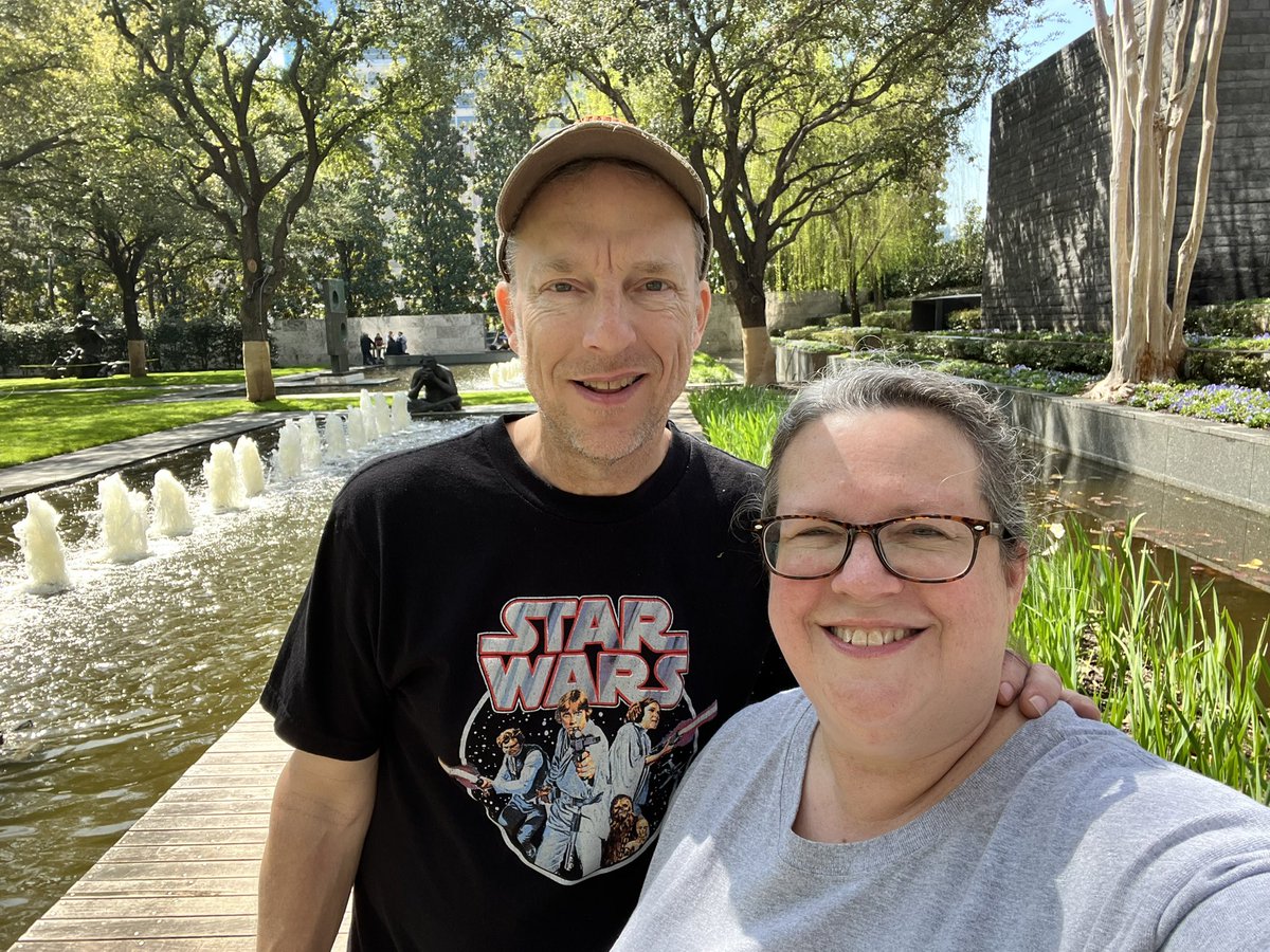 Charis Weiss tweet media