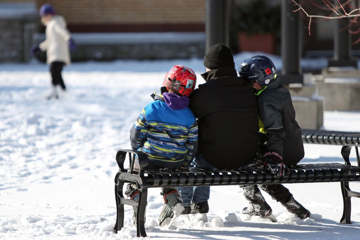 Due to inclement weather, Victoria Park skating rink is currently closed.

Londoners are encouraged to call 519-661-4529 to check the status of the rink this evening.