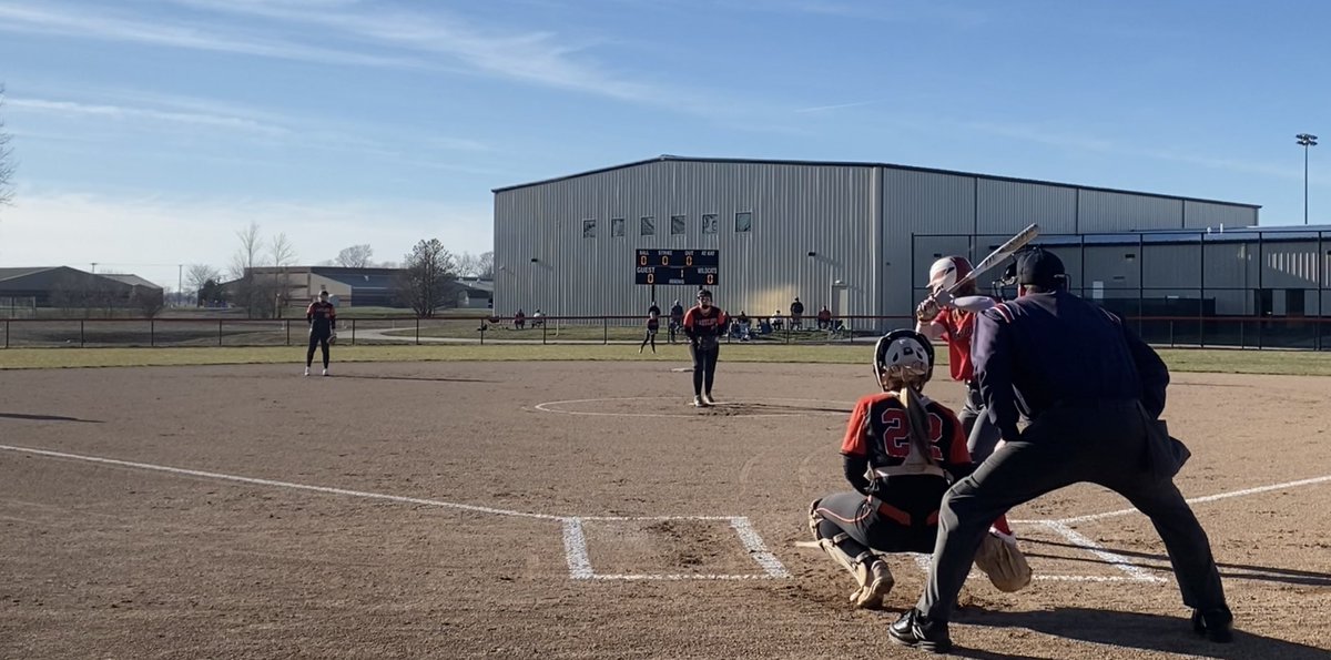 DecampReese's tweet photo. First scrimmage yesterday. Good start to junior year. Pitched 6 innings and had 10 strikeouts with one looking. Hitting- 2/3 and a walk.@CoastRecruits @IndianaSBLive @ExtraInningSB @LegacyLegendsS1 @PHAthletics00 @D1Softball @USSSAFastpitch @IndyUncommited @rothrock03 @Los_Stuff https://t.co/l5M2a74C5T