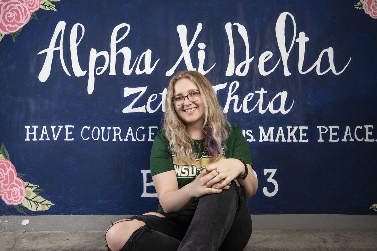 WrightStateNews's tweet photo. Keri Friend, a Wright State English major and president of the Alpha Xi Delta sorority, received the Change Maker Award for undergraduate students during the Association of Fraternal Leadership and Values conference https://t.co/ml9O7iCMVP https://t.co/i2JyC6Ncfh