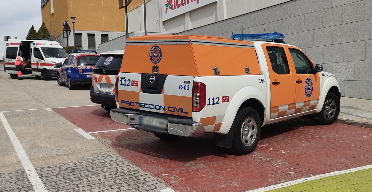Esta tarde, junto a <a href="/PoliciaTorre/">Policía Local Torrelodones</a>, acudimos como primeros intervinientes a urgencia sanitaria en Avda. de la Fontanilla. Acuden medios de #SUMMA112 y <a href="/emergenciasCREM/">Emergencias CREM</a>, que finalmente realiza traslado a centro sanitario.