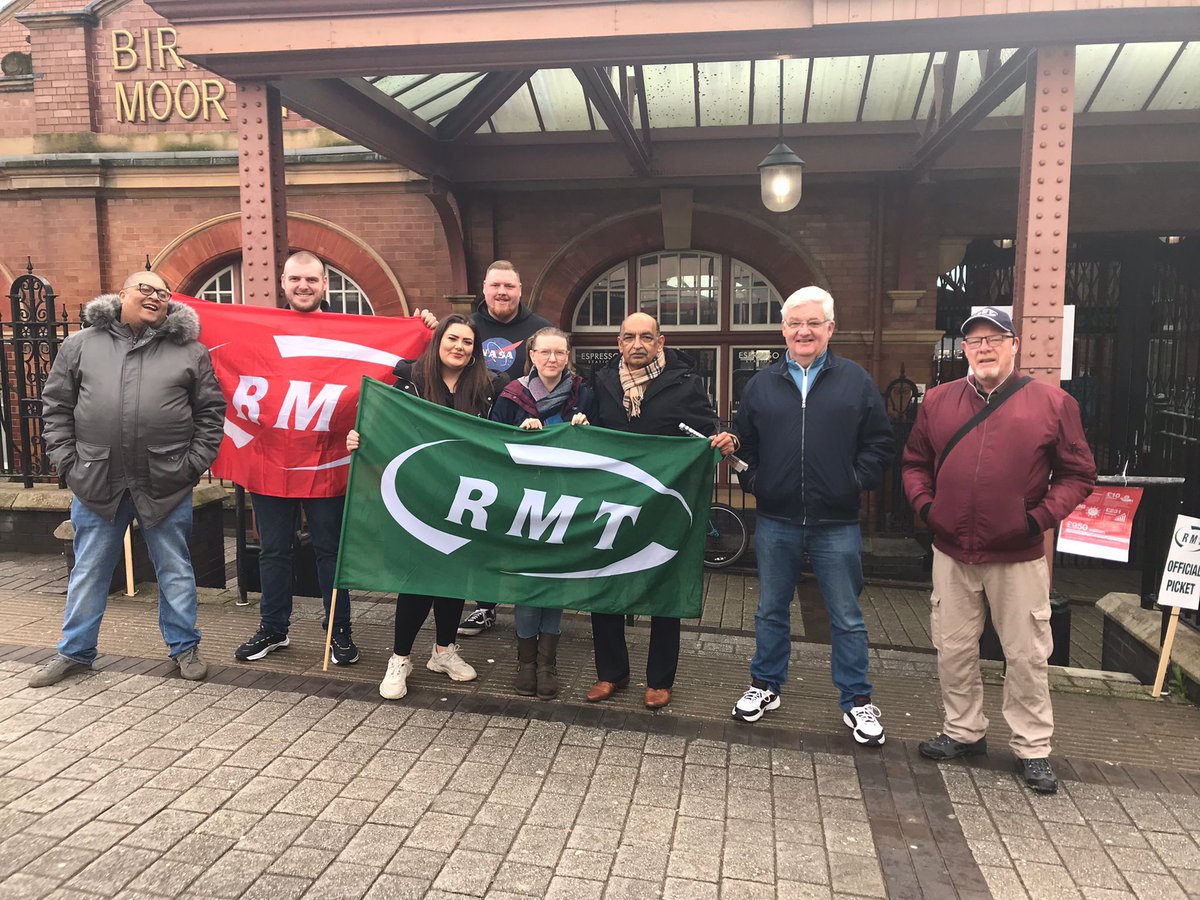 Solidarity from up and down the country with @RMTunion Union reps filling up the picket lines during todays strike action. 

#railstrikes #RMTMarch2023 #Union #rmt