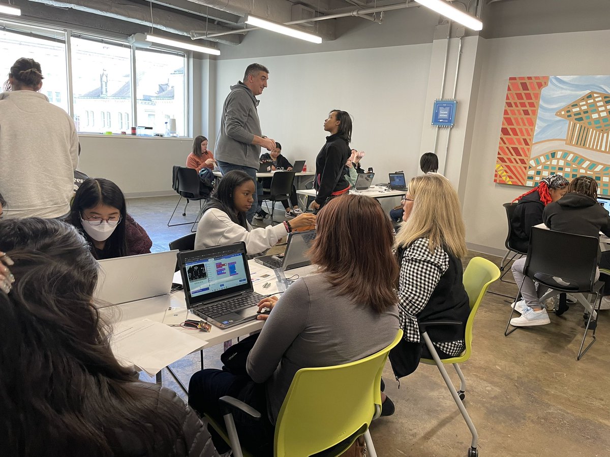 Jessica Holloway tweet media