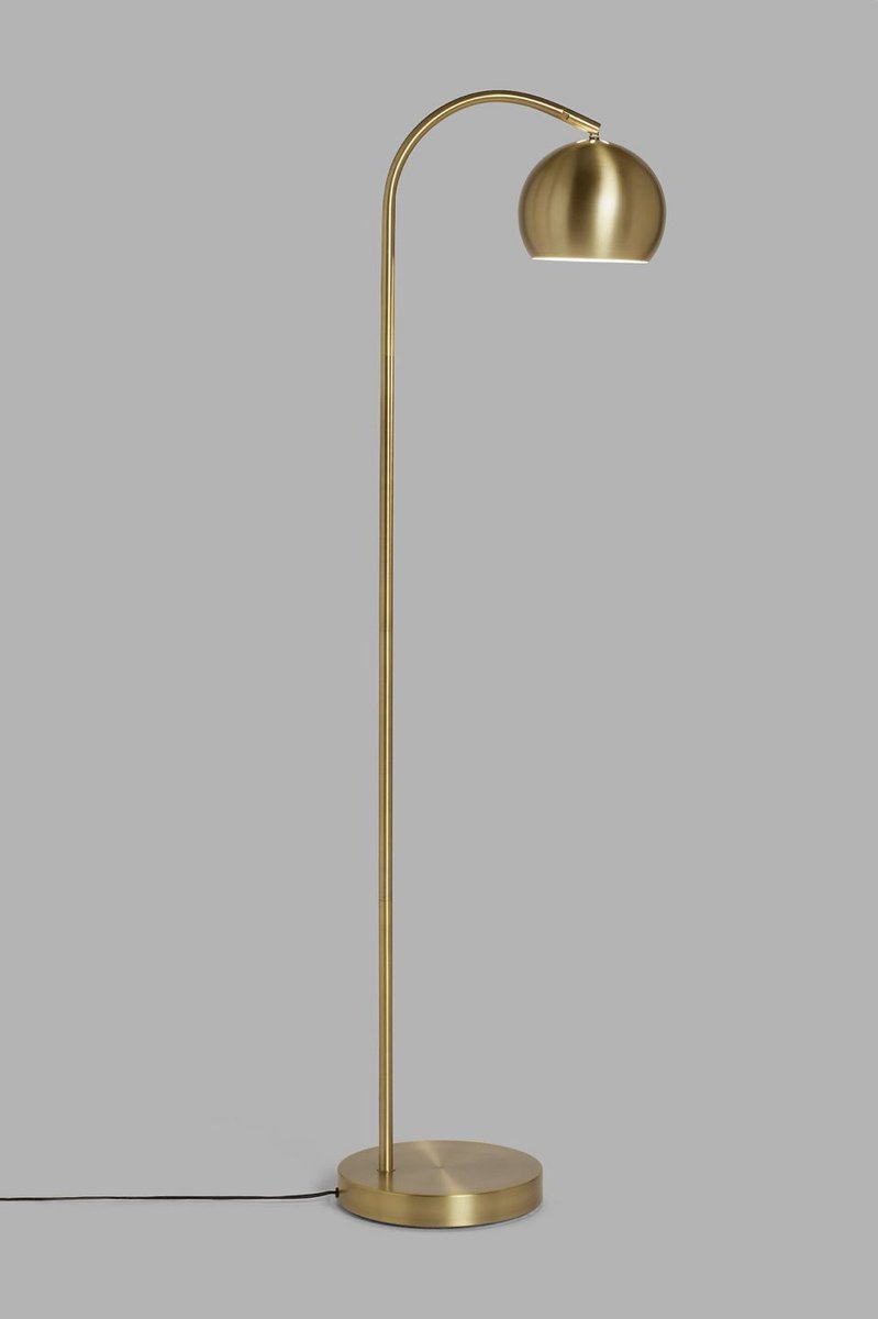 HouseFurnitur3's tweet photo. To direct light precisely where it is needed, the shade of this useful floor lamp can be rotated in a variety of orientations. The metallic finish gives it a chic, vintage appearance. It has a slim, arched frame and a strong base. @JohnLewisRetail #floorlamps #furniture https://t.co/h8dRARZSE9
