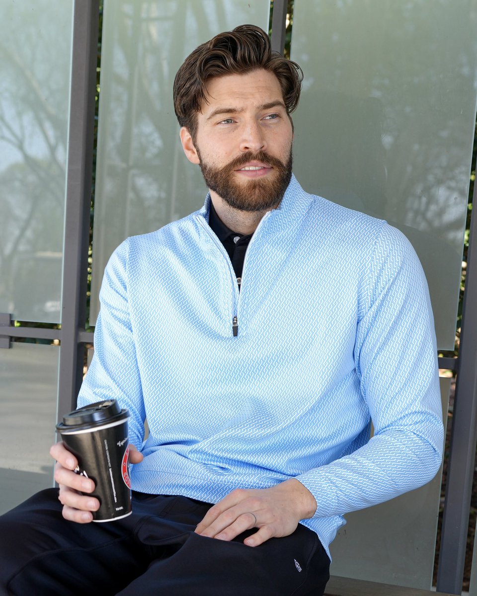 UsaPalm's tweet photo. A classic USA Palm look in an incredible new lightweight material. The Drift infinity 1/4 zip is like nothing else you’ve worn before. 

Pair it with some black Infinity joggers and you’re ready to take on any occasion in style and comfort.🌴 https://t.co/4YSK2raDnZ