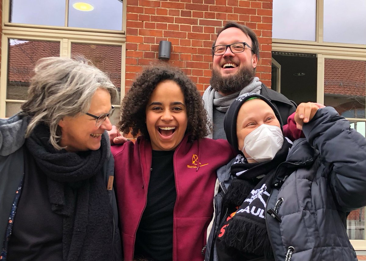 sarah-lee tweet media