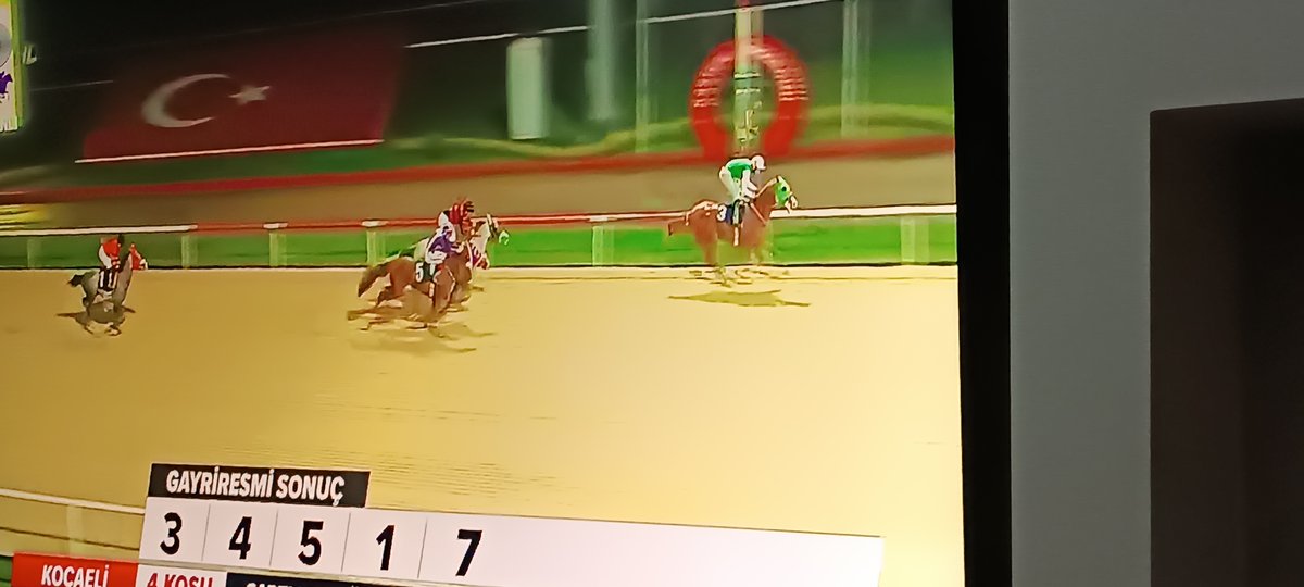 uuranl8's tweet photo. Helal san @Sinanozenn @izzet_ozen tebrikler kral kardeşim mükemmel bir bitiriş ✌ https://t.co/CfCkhkWHYa