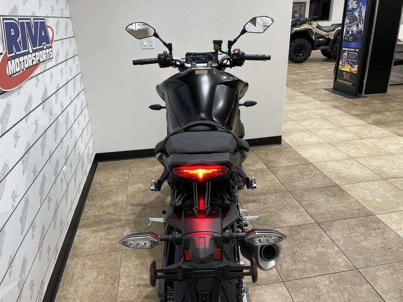RIVAmotorsports's tweet photo. The 2023 #Yamaha #MT10 is the pinnacle of #MT #crossplane #torque! Its distinct styling and agile handling let you dominate the #Darkness. #998cc
Available at #RIVAmotorsports! Financing is available and trade-ins are welcome!👇
https://t.co/2ZX3pU80iK https://t.co/1eNlLNpxHA