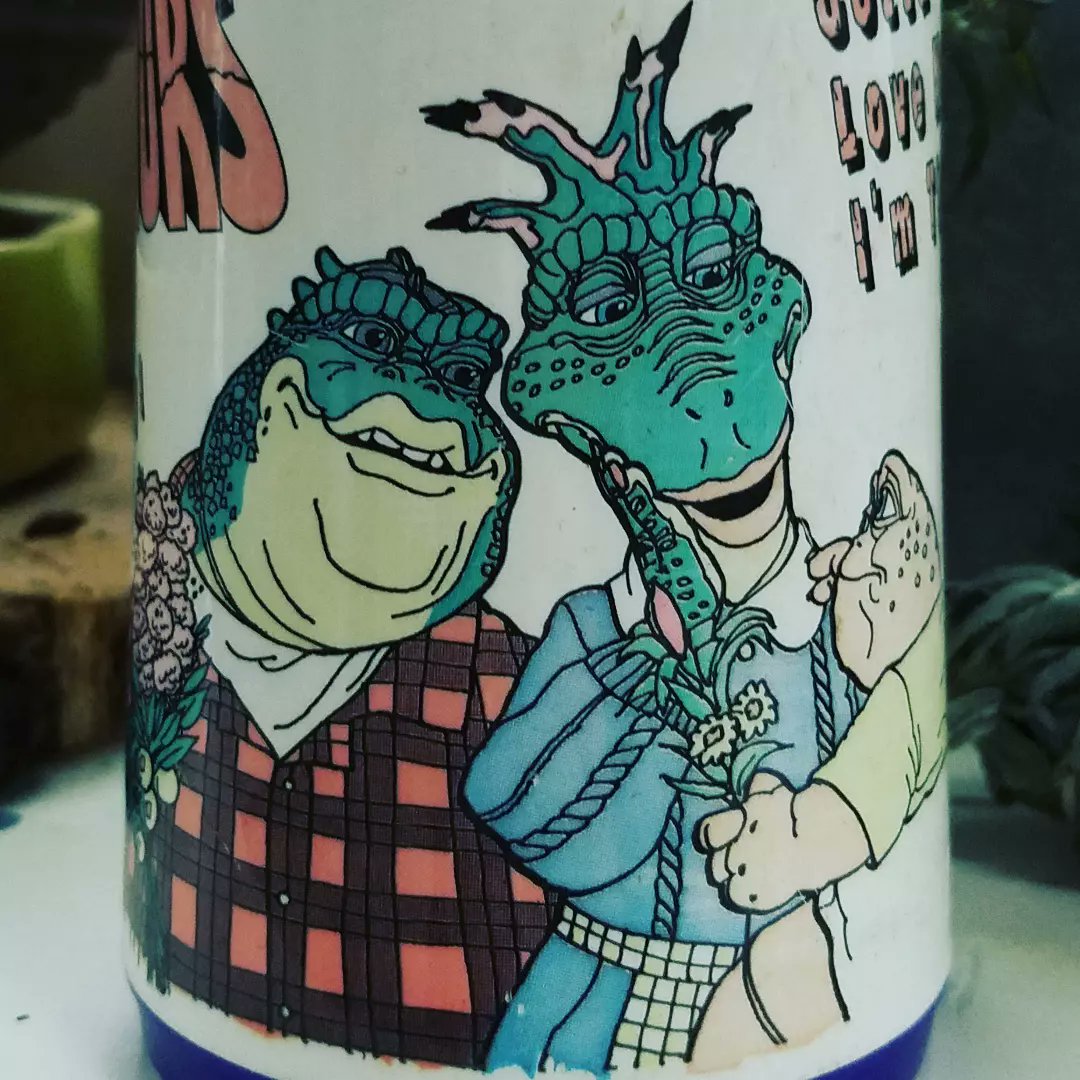hilary_hildo13's tweet photo. Vintage Dinosaurs Lunch Box #dinosaurs #90s #vintagelunchbox #notthemomma https://t.co/9Jb4iiACPO