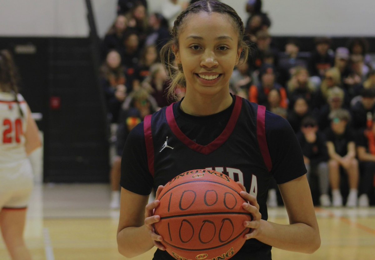 Congratulations to <a href="/j_abrams7/">Jalea Abrams</a> on being named the <a href="/BCANY1/">BCANY</a> Section 4 Class AA POY and 1st All-Section IV.   Jalea averaged almost 27 ppg and 3.3. steals.  Jea will graduate as the 2nd all-time leading scorer in school history.  Jea will be playing at @QCKNIGHTS_WBB next! Congrats!!