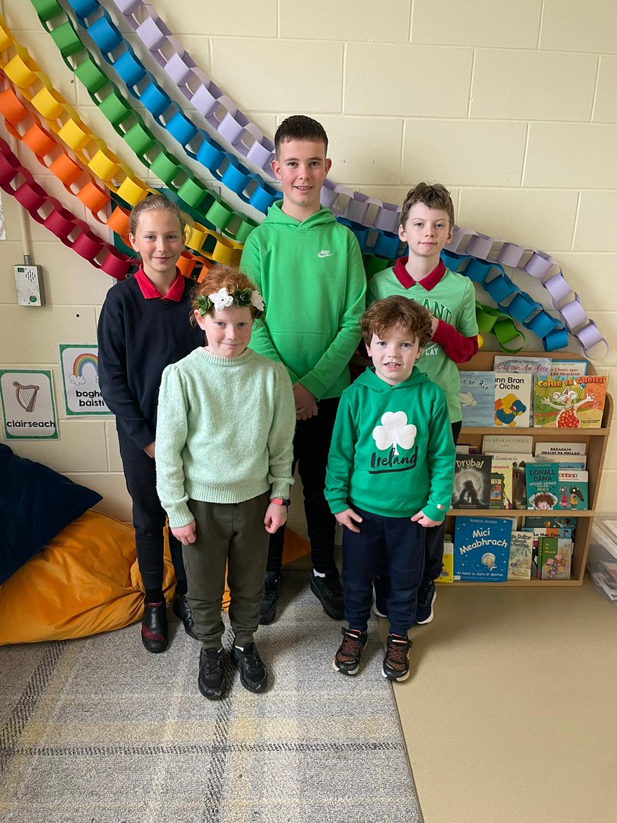 SMPoulfur's tweet photo. Winners of yesterday's Tráth na gCeist (Quiz) captured in our Cúinne Gaelach (Irish Corner) as the Seachtain na Gaeilge activities continue throughout the school. Maith sibh !!!
#snag2023 #SnaG23 #gaeilge4all  #gaeilge #Irish # https://t.co/ImnjvhXPzN