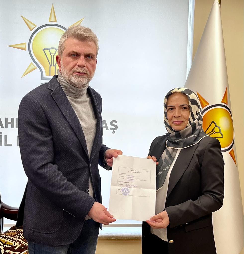 Kahramanmaraşın Senem Ayşesi <a href="/su_unal/">sultan üna🇹🇷</a> Başkanım Ak Parti aday adaylığı belgesini Sütçü imam yürekli yiğit Başkan <a href="/firatgorgel/">Fırat Görgel</a>  Beyefendiden almış. Rabbim yolunu bahtını açık etsin inşaallah... <a href="/RTErdogan/">Recep Tayyip Erdoğan</a>