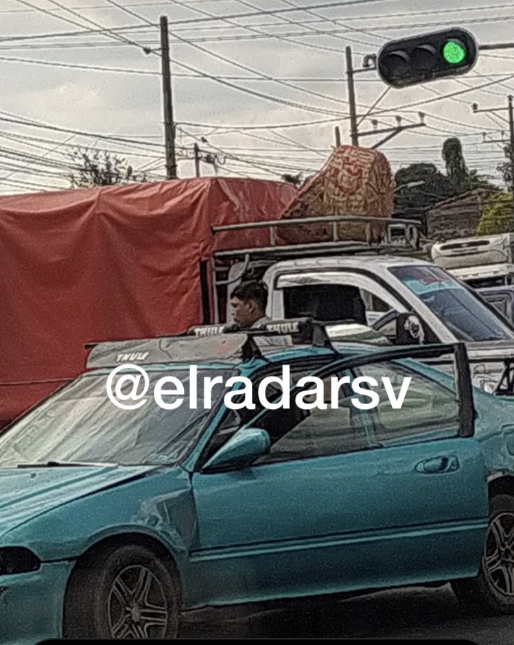 elradarsv's tweet photo. #SantaAna503 #TraficoSV una Mañana un tanto accidentada. Dos percances viales, uno sobre la 31 Calle Pte y el otro sobre la 25 Calle Pte del semáforo de #MarioCalvo Se desconoce de lesionados https://t.co/LwuxeXtqGV