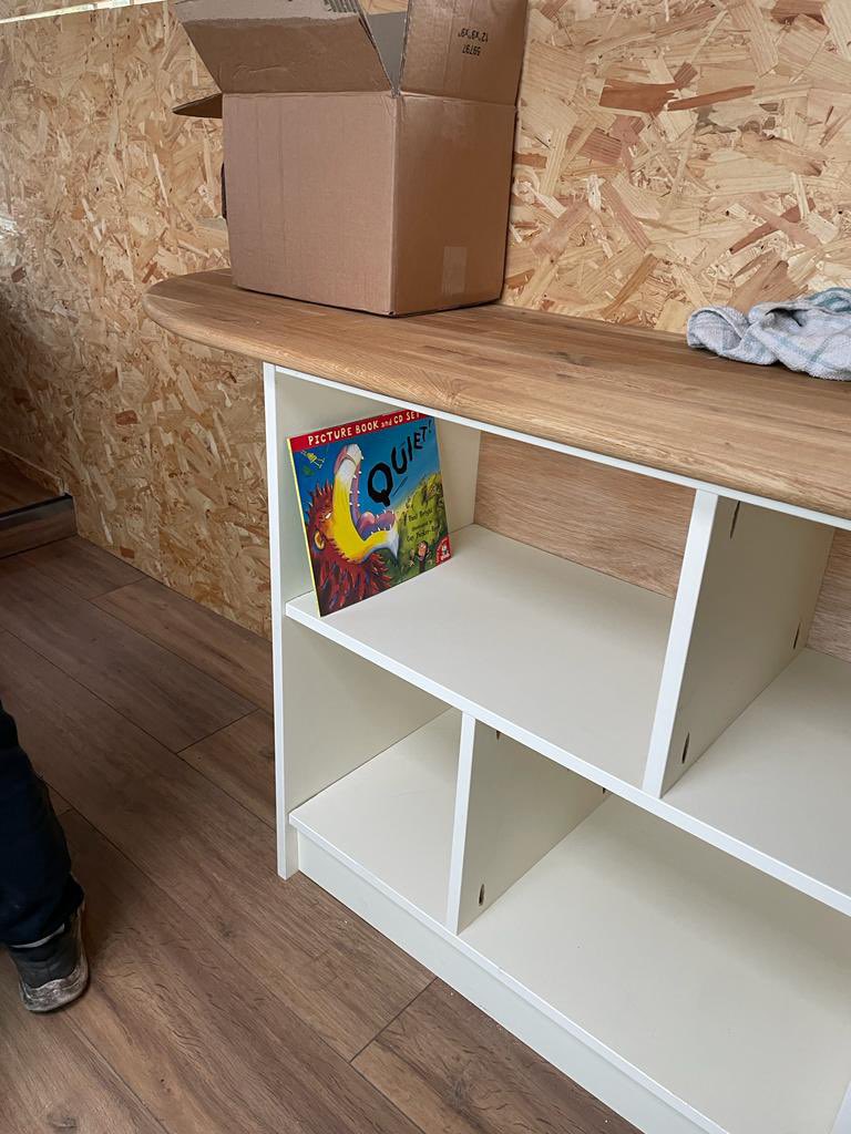 MoorlandsJSSale's tweet photo. The first books are on the shelf!! #librarybus #library @SalfordUni @StagecoachGM https://t.co/gWdxhnd4QE