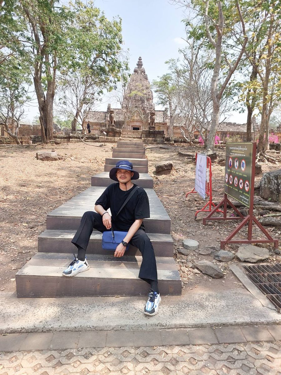 thawonglang's tweet photo. ♡การพักผ่อน ◇
      อุทยานประวัติศาตร์พนมรุ้ง 
          ☆■15|03|2023●☆
       🌏🌻🕸🦜🐦🪿🦆🦚💙
         ◇กลับไปเขียนงานต่อ◇
#บุรีรัมย์หวานเจี้ยบ #หนองบัวลำภู #รับวาดภาพ #เด็กศิลป์ #ชช #ง https://t.co/2hXFYqnlVA