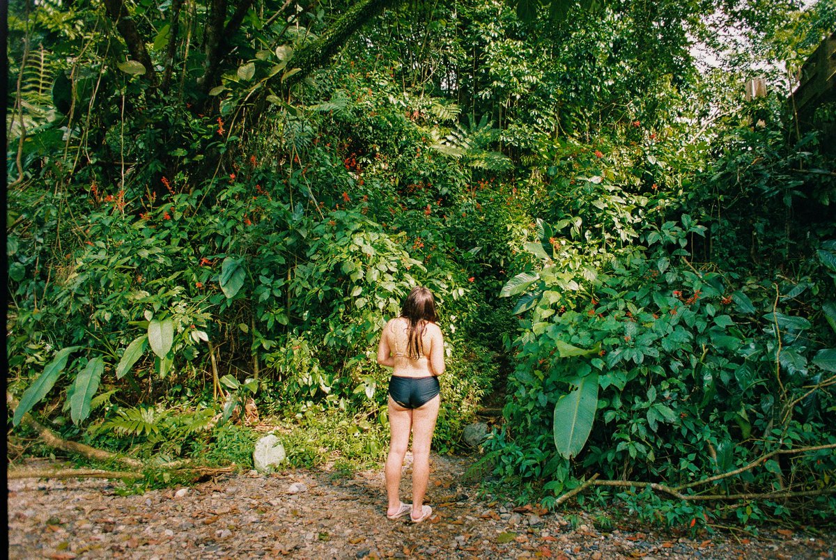 noelrrobles's tweet photo. portaits somewhere in puerto rico on 35mm film ❤️
.
shot on #nikonf3 on @Kodak portra 800 https://t.co/SCRmO0tONz
