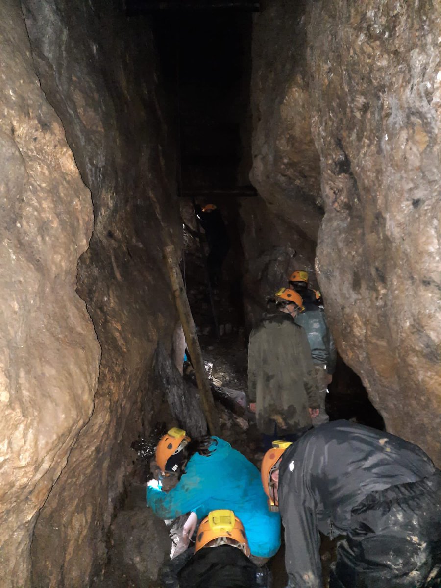 Last week the Leeds @SocietyEconGeol Student Chapter visited the Gillfield Level Lead-Fluorite mine of the historic Greenhow Hill Mining District, North Yorkshire