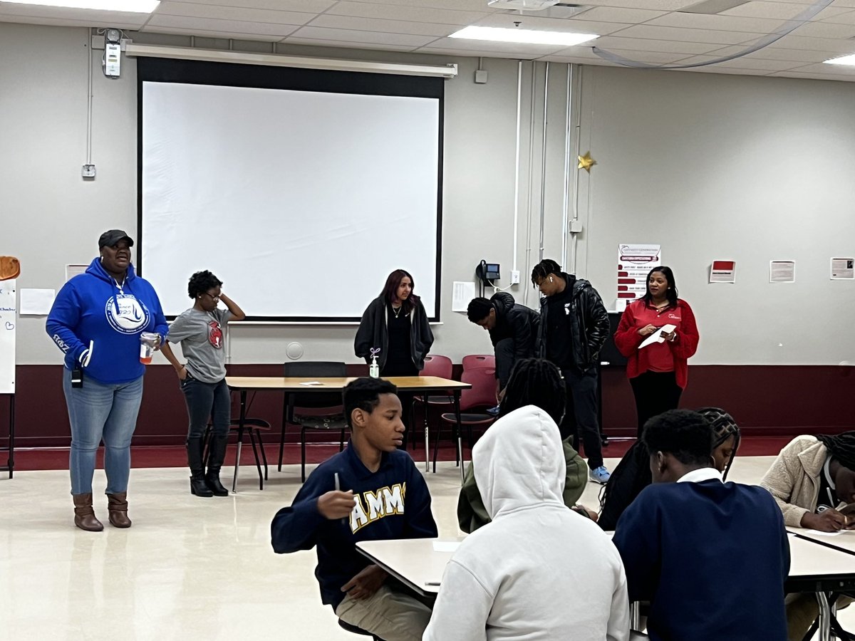 geonextgenhs's tweet photo. Thank you to @AMAsocial7 for being over your amazing 8th Graders for our Shadow Day! Great Job @2wiceCOLD creating a space that allows scholars to grow! #TheGEOWay #FlyHighEagles #ShadowDays #AvondaleMeadows @teasleygeo @WendySkibinski https://t.co/alBYqD5dtA