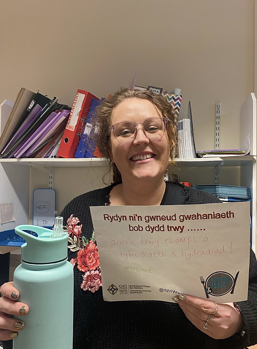SBUHBDietetics's tweet photo. This is Kim Walker, Dietetic Clerical Officer’s pledge for @NHWeek ‘lead by example and promote #nutrition & #hydration’ @kimbobaggins21
Dyma addewid Kim Walker, Swyddog Clerigol Dieteteg ar gyfer @NHWeek ‘arwain trwy esiampl a hybu #maeth a #hydradiad’ #NHWeek #nhweek23 https://t.co/Qk1Bti2BPd