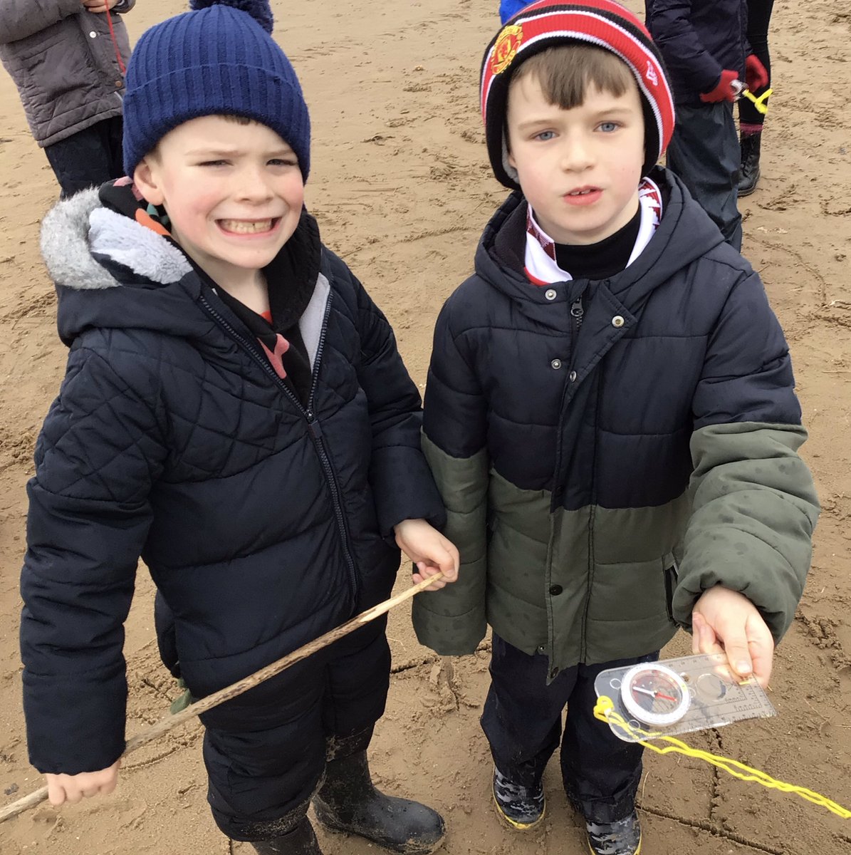 StAdlington's tweet photo. @StAdlington year 2 have had the best day at the beach as part of their @Cornerstonesedu topic Coastline. #geography #science @LT_Trust https://t.co/OaXptVCOoc