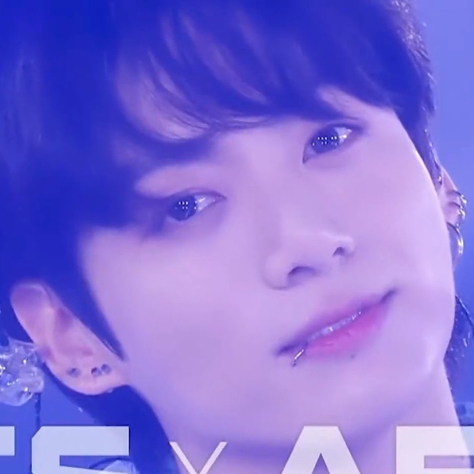 koogifs's tweet photo. jungkook’s galaxy eyes https://t.co/XjioxXP7fj