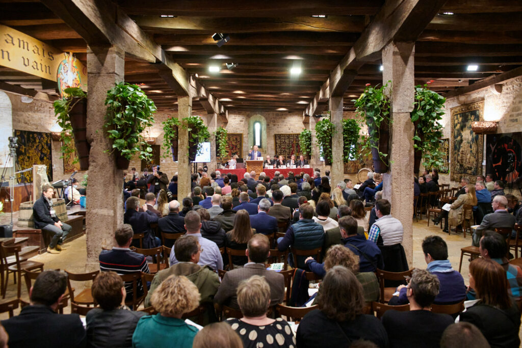 Bourgogne : l’envolée des Hospices de Nuits dlvr.it/Sl0VHY