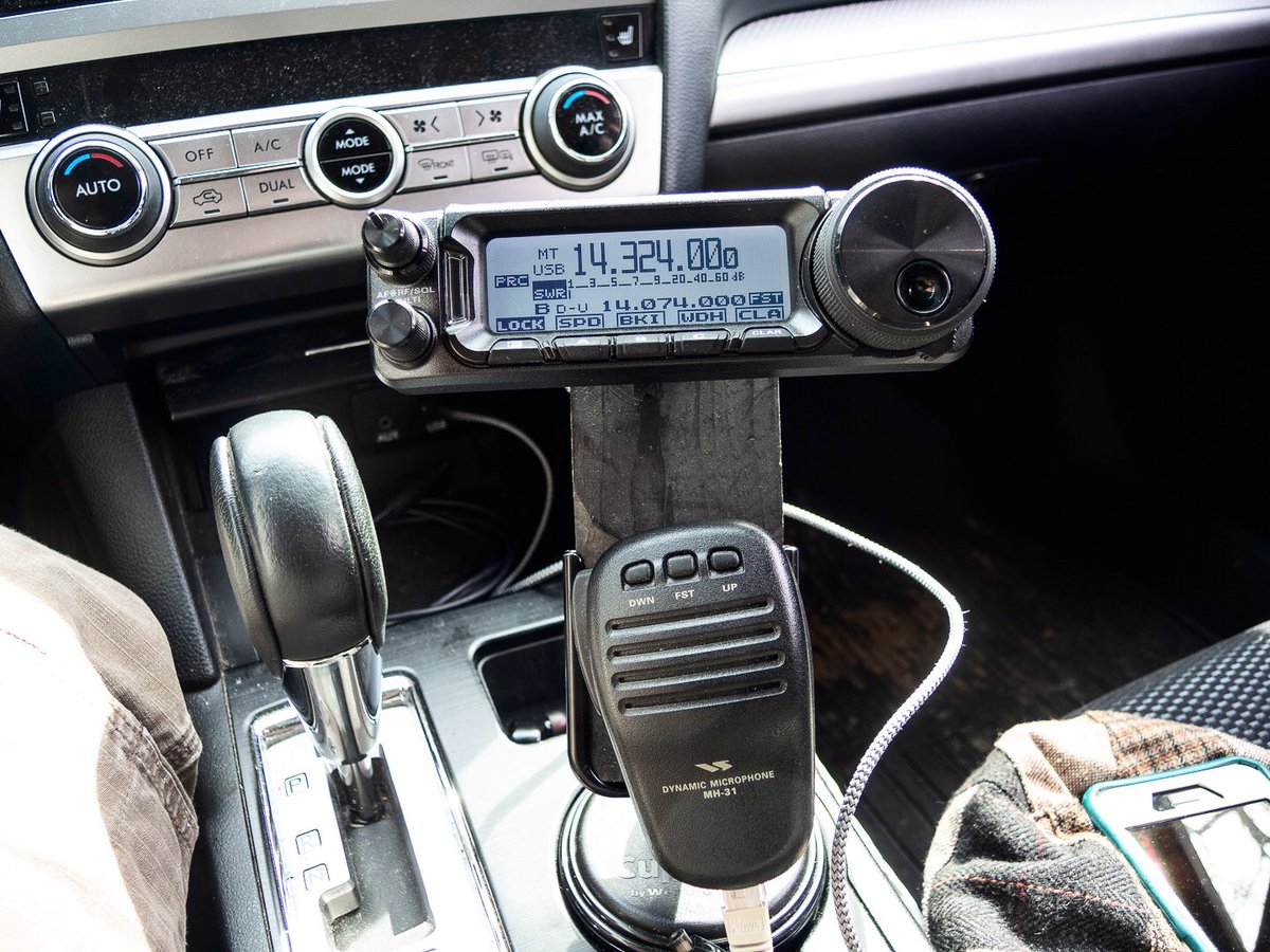 DuncanChaboudy's tweet photo. I drove south on the Blue Ridge Parkway and made some contacts using this DIY cup mount and the 20 meter Hamstick mini today. The extremely low noise floor up there makes me want to move to the woods. #hamradio #hamharder #yaesu #yaesuft891 #hamstick #pota #brp #blueridgeparkway https://t.co/SpnW5TtRVj
