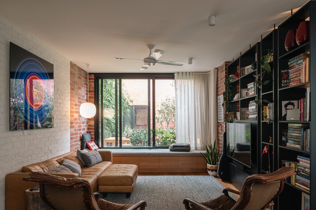 Claire and her family started their journey of extending a Victorian terrace in Port Melbourne shortly before moving to Denmark; however, time spent in a small apartment showed that they didn't need that much space.
--
youtu.be/7QxzAWmgTjc