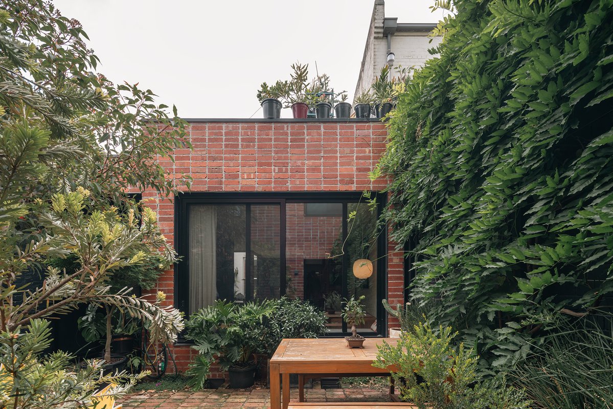 "That reevaluation of the brief, and considering how much you really needed to build, is a tremendous contribution to the sustainability aspects of the project." - Madeline Sewall
--
simpledwelling.net/episodes/homes…