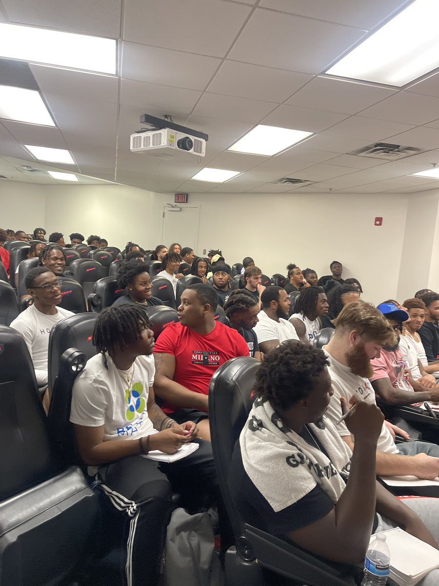 HUBISONFOOTBALL's tweet photo. #RealTalkThursday was brought to the team by Dr. Kamilah Woodson who serves as @howard1867 Chair of the Department of Human Development and Psychoeducational studies who discussed the importance of mental health, proper coping mechanisms, and what it means to be a man. https://t.co/8nkqLLkcJP