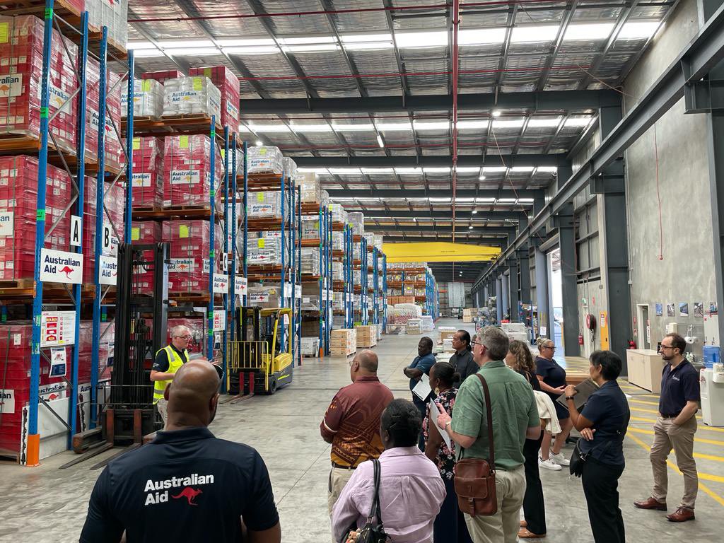 AusHCSols's tweet photo. Great to join with 🇸🇧 delegation tour of the 🇦🇺 humanitarian capability here in Brisbane. This capability has responded to over 80 events, in 18 countries across Indo-Pacific and beyond - including in 🇸🇧 and most recently 🇻🇺. https://t.co/vJxd96PEQO