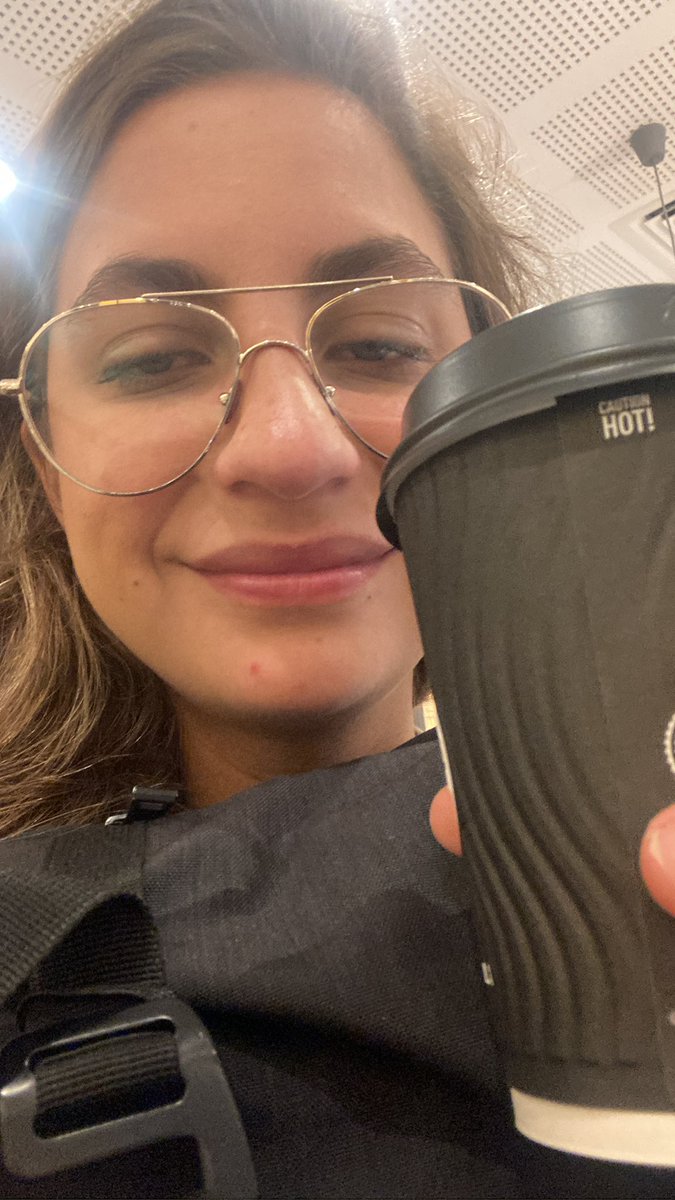 evelingomesd's tweet photo. Llegue a las 5am a la parada del bus y pasa a las 5:52am 

Pero aquí estoy feliz en Australia 🫠 https://t.co/B5S2h180vd