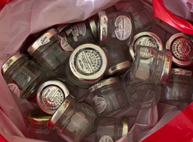 RelightableBHS's tweet image. Huge thank you to @Wheat_sheaf for donating their mini jam jars to us. Which has allowed us to continue producing our eco-friendly candles. Thank You! 🕯🌱