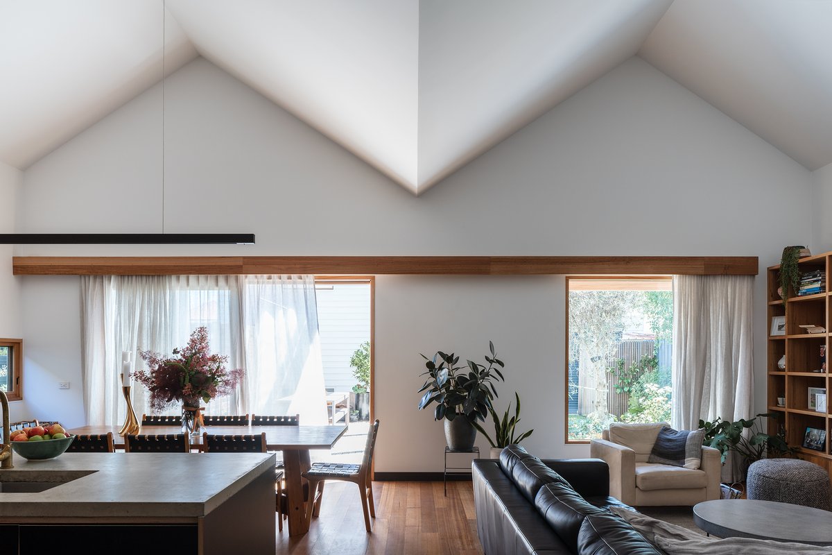 simple_dwelling's tweet photo. "Fireside House is successful in marrying two of the client's key aspirations for the project a food lover's kitchen that is the heart of the house and a desire to live more sustainably." - Emily McBain
--
https://t.co/HilIC1YA23 https://t.co/0XDl90Jy6S