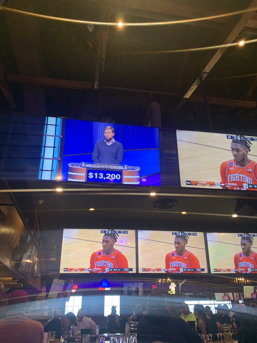 Jeopardy on 2 of the TVs at Twin Peaks during NCAA Tourney day 1.  Come on man!!  🙄 @MikePalmReaders #rogersar #bigdance #comeonman