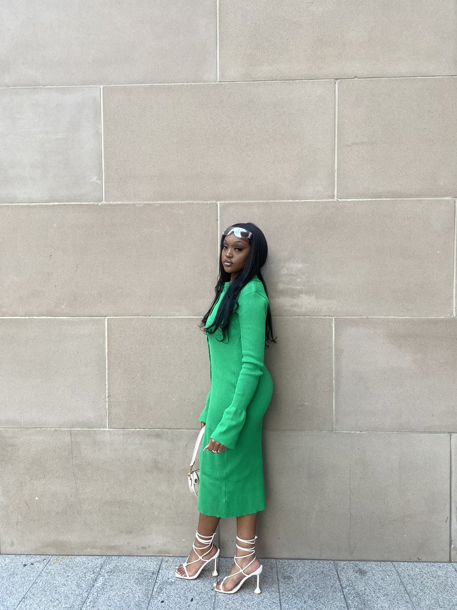 brookthaicon's tweet image. my favorite color 💚