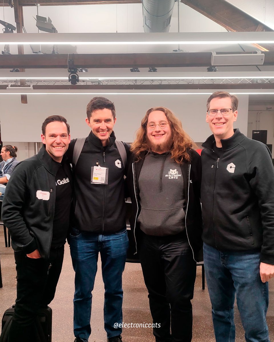 electronicats's tweet image. Visitamos el #EW23 en Alemania con nuestro CTO
@wero1414 como embajador⚡️
El evento más grande del mundo en embebidos, presentó bajo el lema de "Sostenible" lo más nuevo en tecnologías, con un ambiente único 🤩
#EmbeddedWorld #EmbeddedWorld2023
@embedded_world