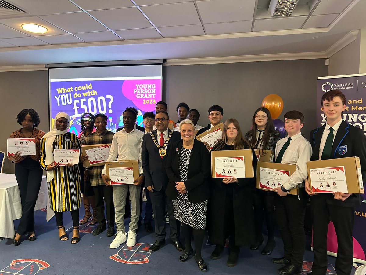 TandWMayor's tweet photo. Always a pleasure to visit @telfordutd 

This evening I attended an award ceremony for the Leader &amp; Cabinet members Young person grant award giving @TelfordWrekin 

The room was full of proud, pleased young people being supported on their ventures 

Good luck all &amp; hi Pepper 🐾 https://t.co/oM9LzXIsID