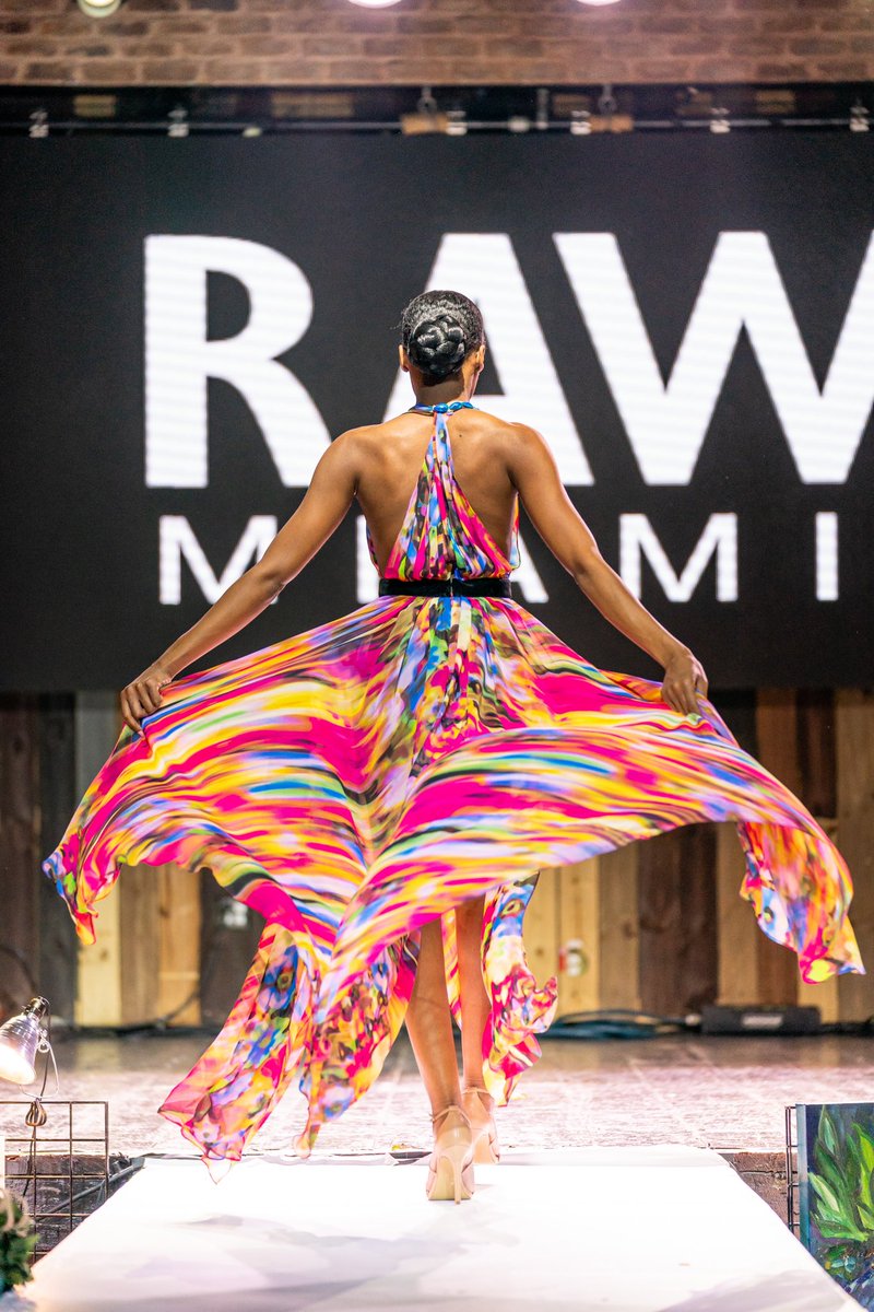 RAW_artists's tweet image. "The best color in the world is the one that looks good on you." -Coco Chanel

#Supportlocal #TheFutureisYours #LaunchCareers #OwnYourCareer #PLATFORMbyRAWArtists #RAWartists #ArtsCareers #BringLiveBack #LiveEvents #ArtShowcases