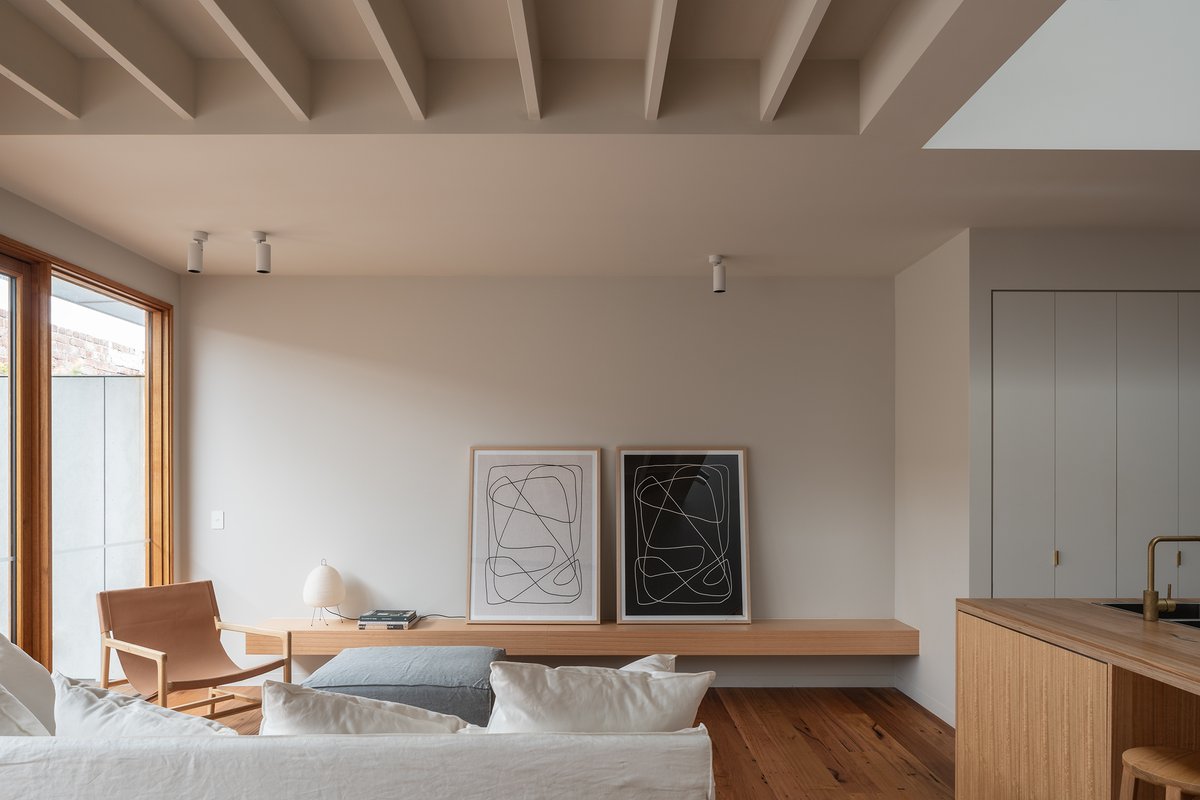 Located in Brunswick is 388 Barkly Street, an apartment development designed by DREAMER in collaboration with Breathe, which looked to create apartments that would encourage family living.
--
youtu.be/-FDAjfDq-Z0