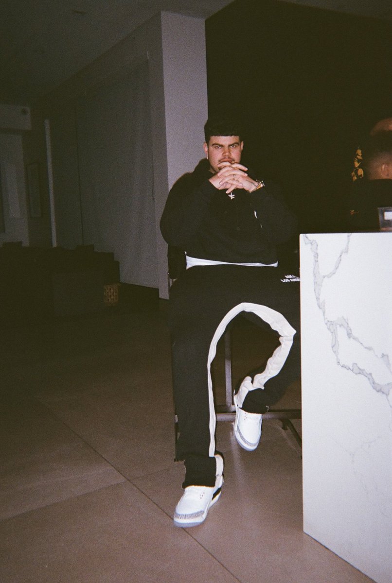 TheBoiSantana's tweet photo. Certified Lover Boy 

📸: @matcrackz https://t.co/VkXxoHKu8H