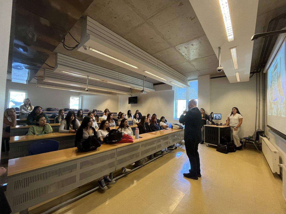 UAI_VINA's tweet photo. AÑO ACADÉMICO 2023

Dimos la bienvenida a las alumnas que ingresaron este 2023 a primer año de #Ingeniería @ingenieriaUAI 

¡Bienvenidas! https://t.co/TbauhBdm68