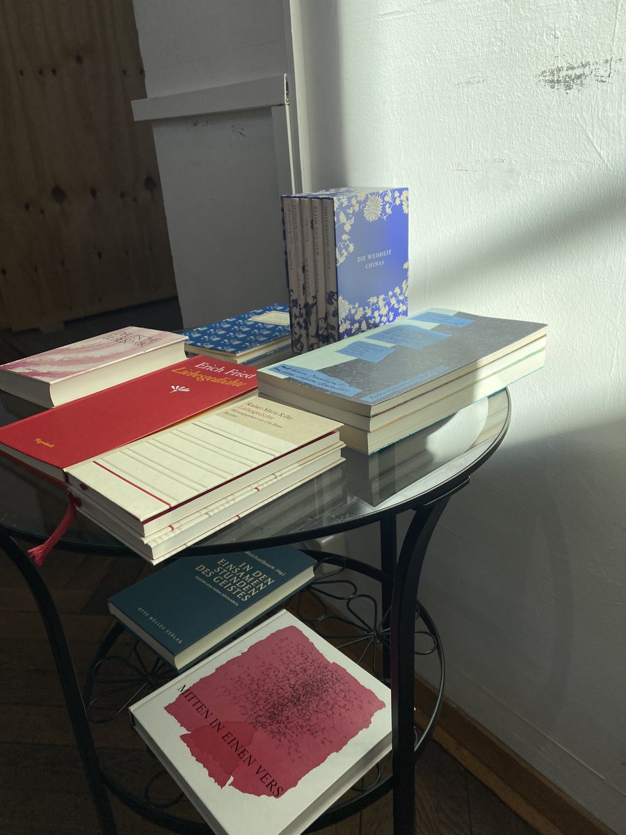 Pop-Up Buchantiquariat im Wartsaal Wipkingen.

Öffnungszeiten: 16–18 März 23
Do+Fr 14–17 / 19–21
Sa 11–16
<a href="/WartsaalW/">Wartsaal Wipkingen</a> #wipkingen #BookTwitter