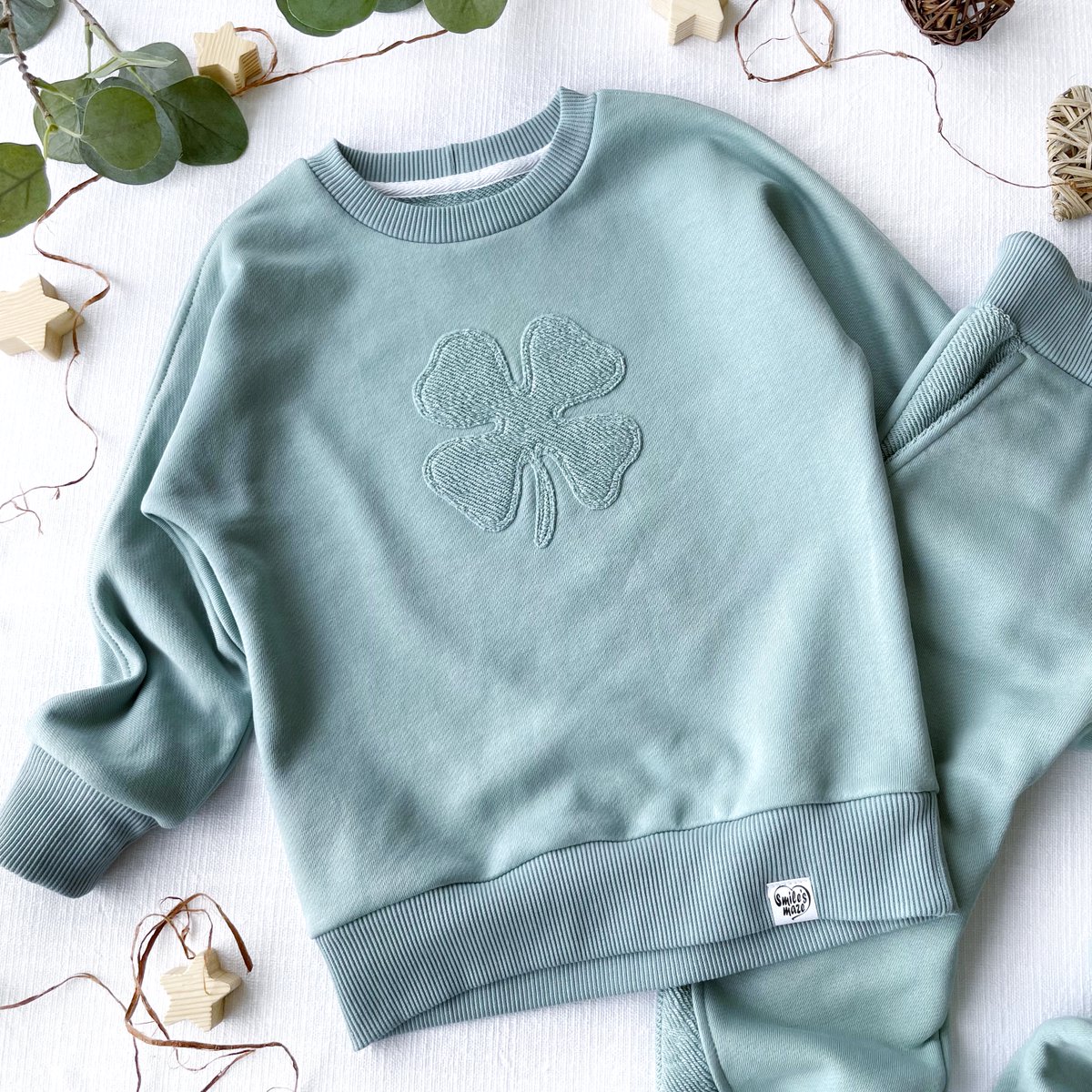 Smiles_Maze's tweet photo. Hey! Happy St. Patrick's Day to you! Get lucky in my #etsy store https://t.co/wcglYaHUNP. 
#stpatricksday #clover #Irishshamrock #Babyboyoutfit https://t.co/FtGchTwYh7