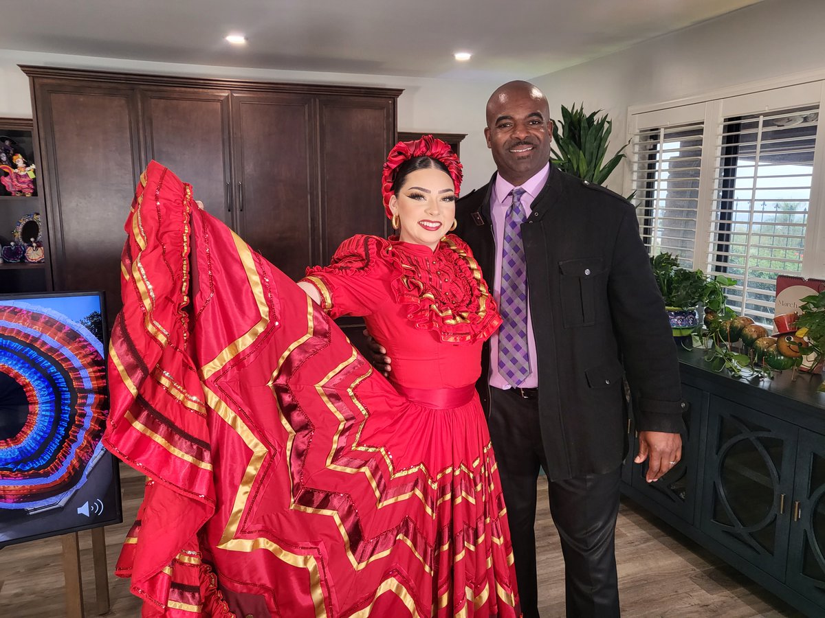 Ballet Folklorico dancer, choreographer, and CEO of Step-by-Step, LLC was amazing during today's live SBConnect Spanish Series!!  @SBC_Alliance @matisseazul @SBArtsCouncil @ChinoValleyUSD @SBCUSDVAPA @FUSD @FontanaUnified @official_omsd  @SBCSS_MultiEd