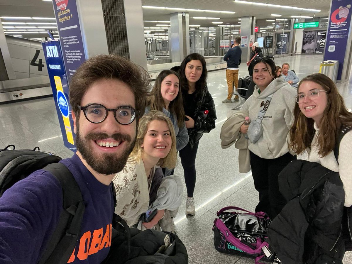 APIabroad's tweet image. Our wonderful API Budapest students just landed in Poland to explore Kraków and visit Auschwitz. Wishing you a great trip! 
#APIExperience #ISpyAPI #APIAbroad #Poland #Krakow #StudyAbroad 
📷 by @apibuda