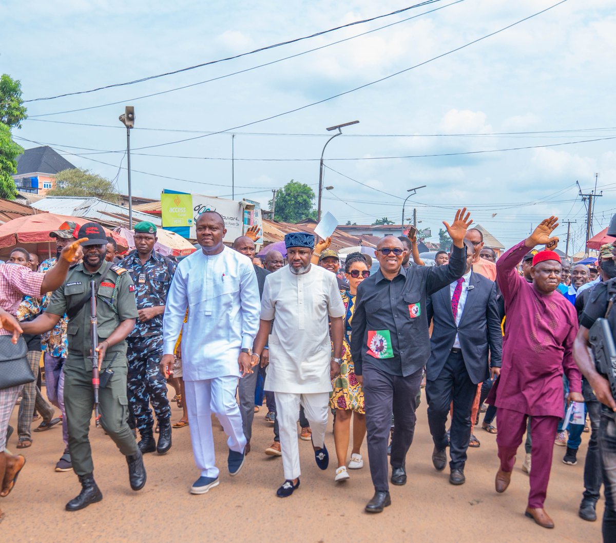 valentineozigbo's tweet photo. March 18 Elections: His Excellency @PeterObi, the Presidential Candidate of the Labour Party, engages with the grassroots of Anambra for the State Assembly candidates of @NGLabour. #VoteLabourParty #VoteLPFromTopToBottom https://t.co/LFvtwZcYLW