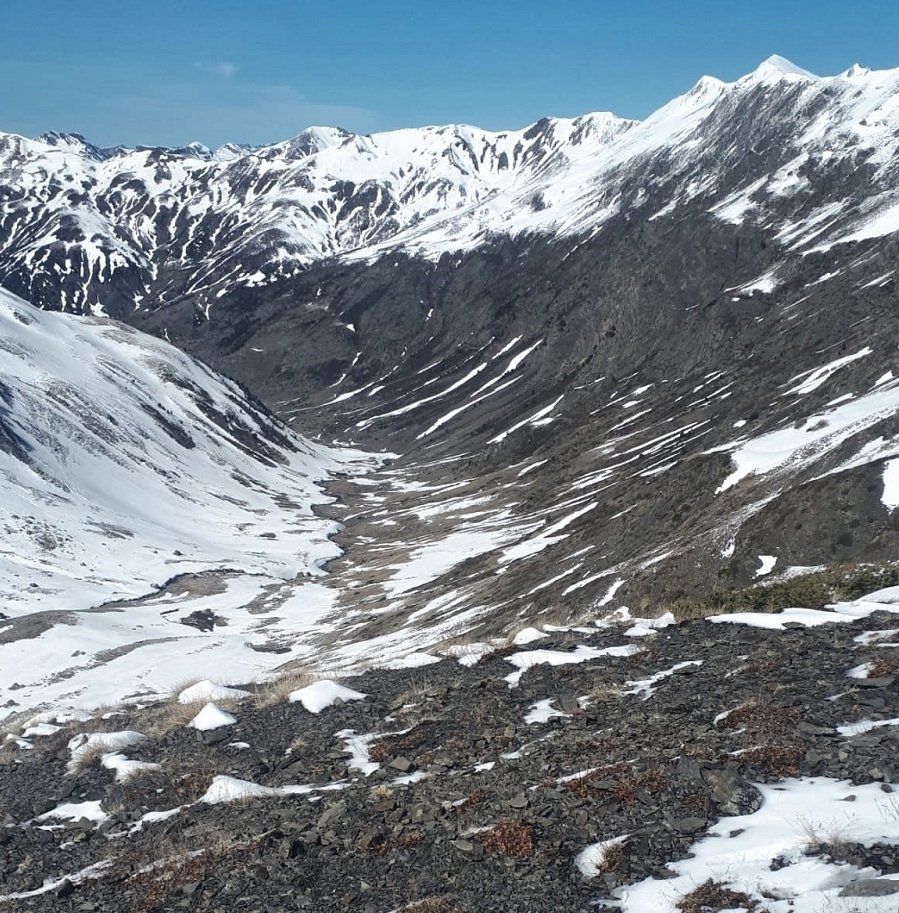 Viendo la ausencia de nieve en la cabecera de #CanalRoya ayer, 15 de marzo, algunos mandatarios deberían de reflexionar sobre destinar 26 millones de € de los Fondos Europeos a la unión de las estaciones de esquí utilizando este valle. ¿Qué opinan ustedes?
<a href="/LaMeteoQueViene/">LaMeteoQueViene</a>