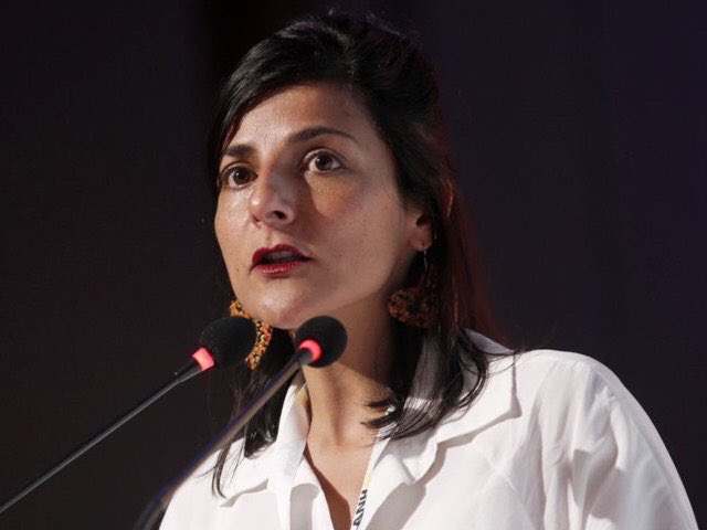 lasillavacia's tweet photo. Un grupo de al menos 60 cuentas de Twitter está dedicado a elogiar a la ministra de Minas, @IreneVelezT.

Actúan coordinadas para responder publicaciones de medios, de ella y del @MinEnergiaCo, y para criticar a opositores.

Hilo🧶 https://t.co/tlUhODpyVc